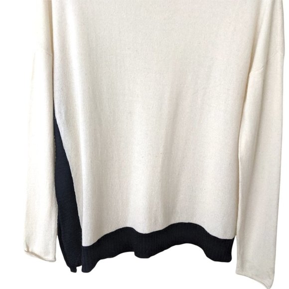 Alice + Olivia Base Dona Diagonal Hem Medium Cream Wool Blend Sweater - Picture 6 of 8